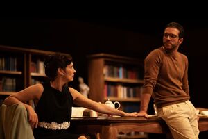 Maria João Falcão (esq.ª) e Tomás Alves (dir.ª) são dois dos intérpretes do elenco
