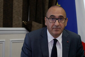 Ministro francês do Interior lamenta uso de imagens de Ceuta para criticar política migratória da UE 