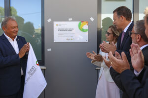 Luís Montenegro e Ana Paula Martins na inauguração da primeira Unidade de Saúde Familiar modelo C 