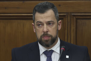 Antigo diretor executivo do SNS, António Gandra d'Almeida