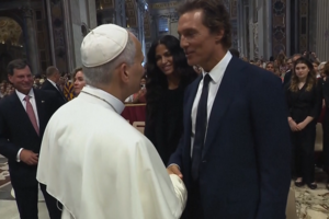 Papa Leão XIV encontra-se com ator Matthew McConaughey no Vaticano 