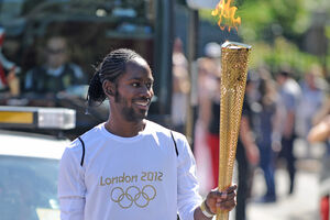 Jason Arday e a tocha olímpica de Londres 2012