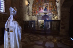 Papa Leão XIV assinala os 800 anos da morte de São Francisco em Assis com milhares de jovens 