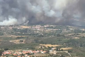 Imagens mostram grandes nuvens de fumo de incêndio na Guarda