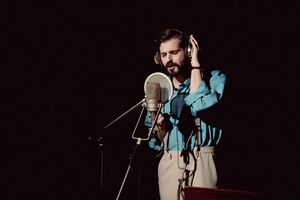 O filme retrata parte da vida do compositor e músico Carlos Paião