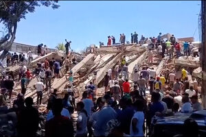 Moradores de cidade colombiana de Cali procuram sobreviventes após sismo