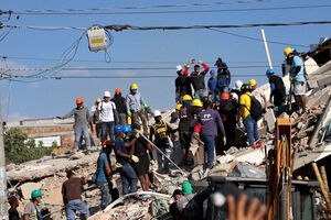 "Continuamos a lutar com todas as nossas forças": socorristas correm contra o tempo para salvar soterrados na Colômbia  