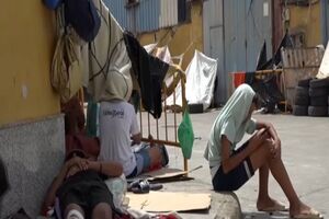 Fome obriga migrantes a resistir ao calor húmido de Ceuta