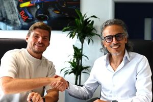 Max Verstappen renova com a Red Bull até 2030