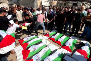 Funeral coletivo realiza-se em Gaza após recuperação de restos mortais de palestinianos mortos na guerra