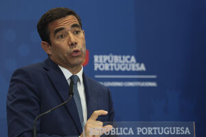 Leitão Amaro justifica prémio na aquisição da REN com influência e dimensão da operação