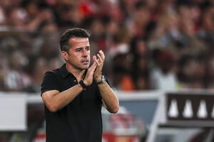 Benfica venceu em casa os dinamarqueses do Aarhus por 3-1