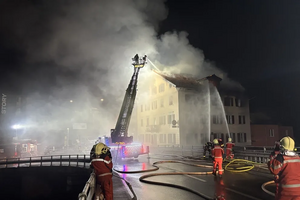 Incêndio deflagrou na madrugada desta sexta-feira