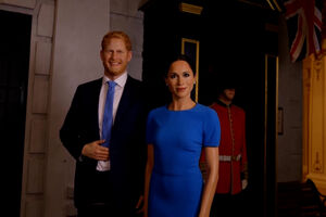 Museu Madame Tussauds de Londres adiciona malas às figuras de cera do príncipe Harry e Meghan Markle