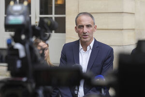 Raphael Glucksmann deverá candidatar-se à presidência francesa