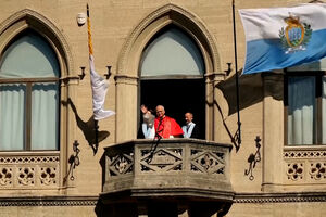 Papa Leão XIV apela à paz na ida a San Marino