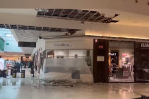 Teto desaba no centro comercial Oeiras Parque