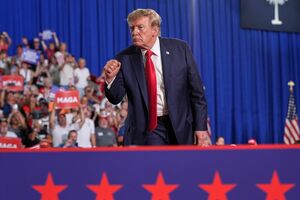 Presidente dos Estados Unidos, Donald Trump, discursa em dia de campanha