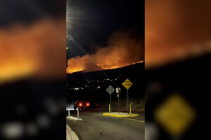 Imagens mostram incêndio de grandes dimensões no Nevada