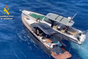 Homem detido em Espanha por suspeita de roubar barco de luxo em Maiorca