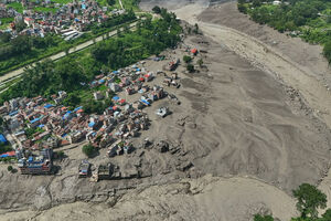 Aldeia no Nepal afetada por cheias e deslizamentos de terra