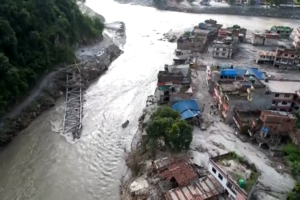 Imagens aéreas mostram lama e destroços que cobrem aldeias após enxurrada no Nepal