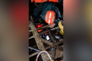 Mais de 100 pessoas continuam presas em central hidroelétrica após cheias devastadoras no Nepal  