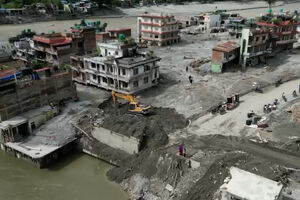 Imagens de drone da CMTV mostram rasto de destruição na província nepalesa de Bagmati após enxurrada