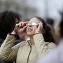 Óculos gratuitos para observação de eclipse solar podem ser reservados a partir de hoje 