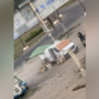 O momento em que drone persegue vendedor antes de explodir. Zelensky acusa Rússia de fazer “safaris” 