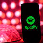 Spotify vai identificar perfis de artistas cuja música foi gerada por Inteligência Artificial