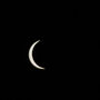 Eclipse solar atrai olhares para o céu na Costa da Caparica