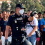 Autoridades espanholas transferem migrantes em Ceuta para centros de acolhimento temporários
