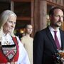 Haakon VIII é o novo rei da Noruega e herda uma monarquia sob pressão