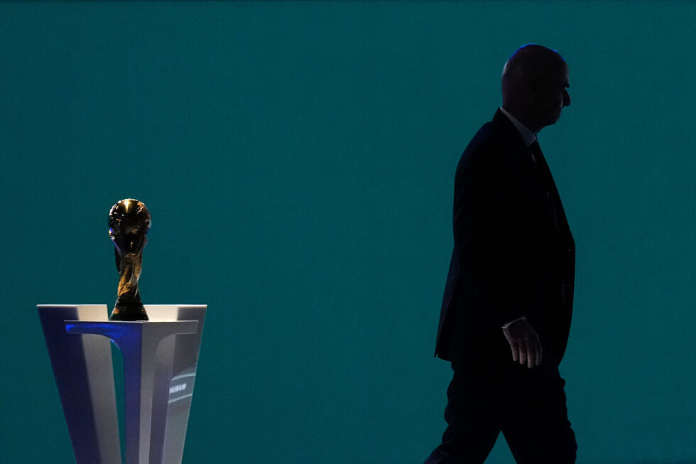 Gianni Infantino ficou isolado no plano de abrir competições a investidores privados