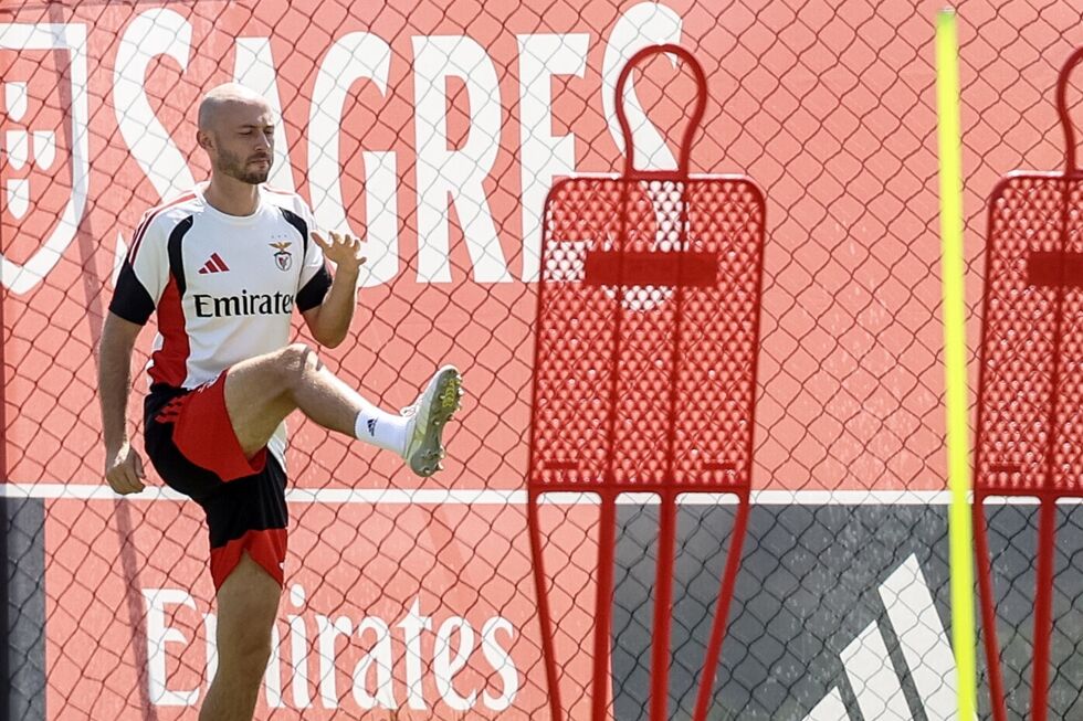 Aursnes durante o treino do Benfica