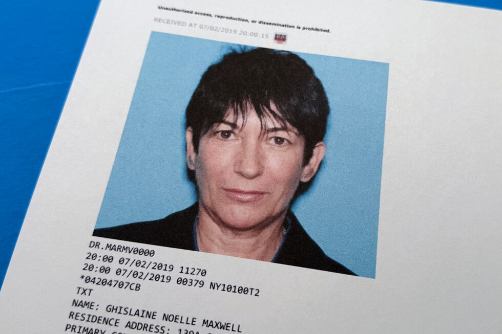 Ghislaine Maxwell vai continuar detida