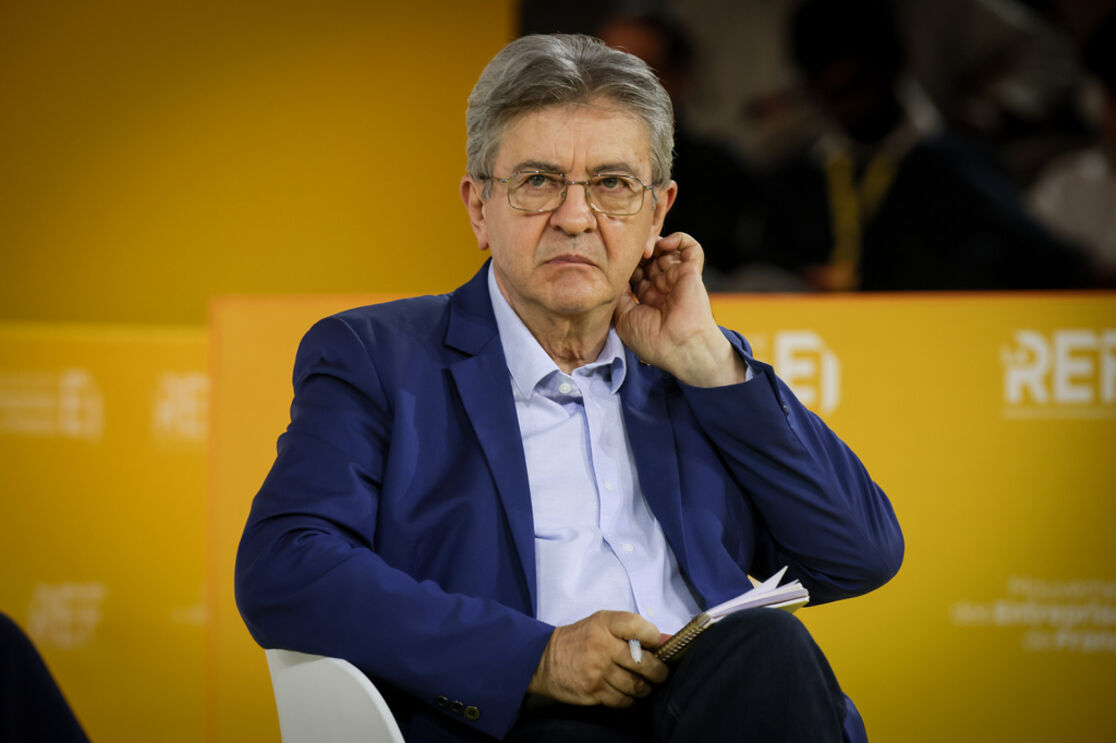 Jean-Luc Mélenchon disputa o segundo lugar com Édouard Philippe