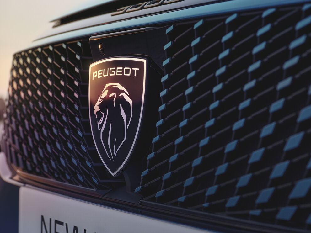 O novo Peugeot E-3008 elétrico