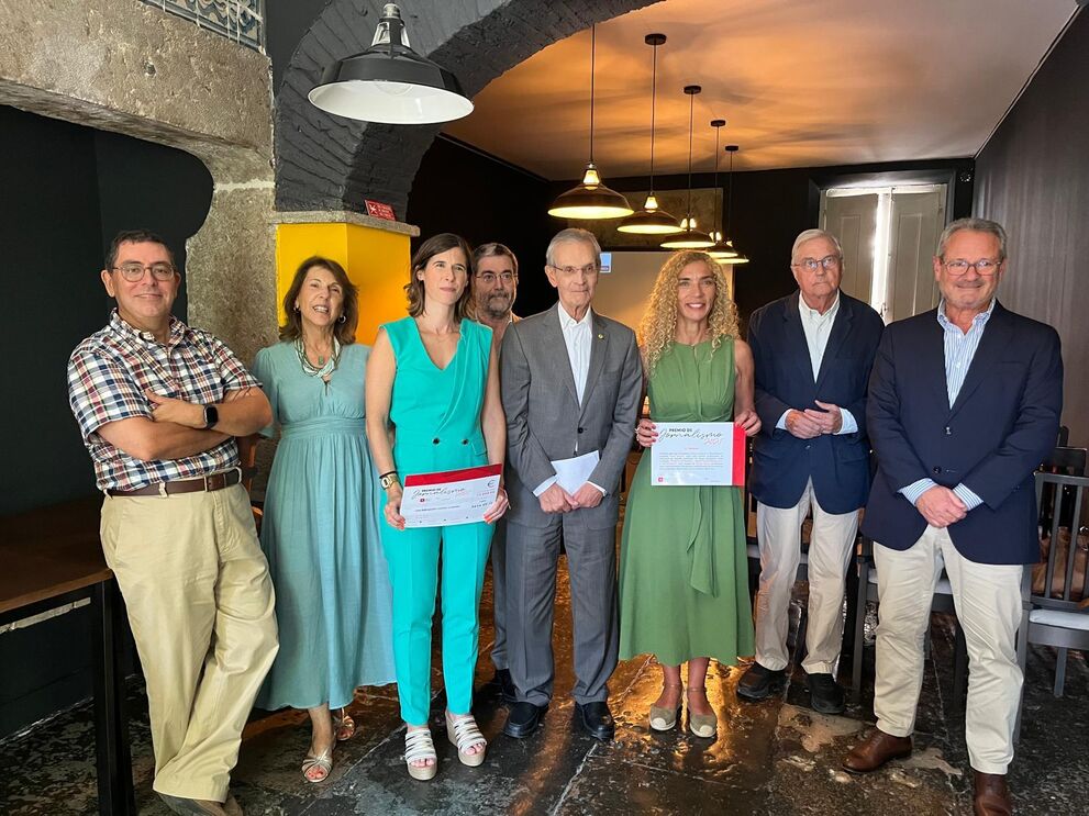 Lucília Galha e Paula Rebelo na entrega do prémio