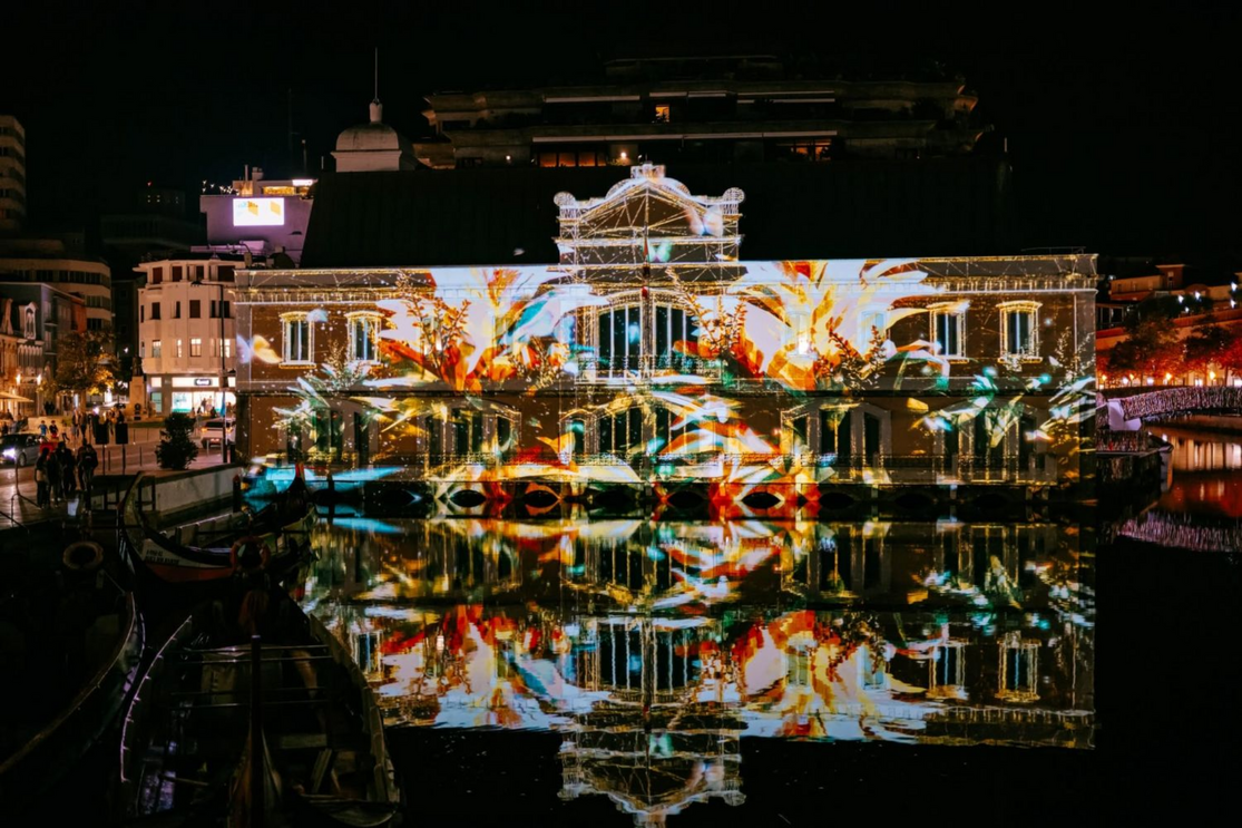 Aveiro iluminada pelo festival PRISMA com instalações de arte e tecnologia