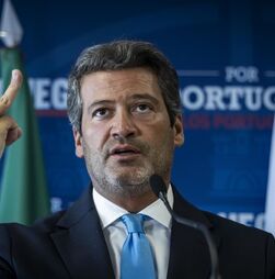 Juíza do TC após pedido de extinção do Chega: 'É difícil proibir um partido e dizer que é fascista'