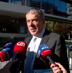 'Venho aqui defender-me': Sócrates já chegou ao tribunal