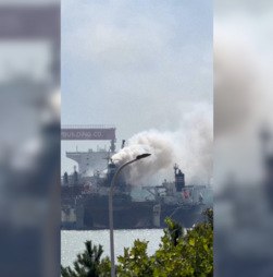 Navio de carga incendeia-se em porto no leste da China