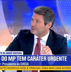 'Começo a pensar que o PSD e o Livre é que foram ao gabinete', acusa André Ventura sobre alegada invasão na AR