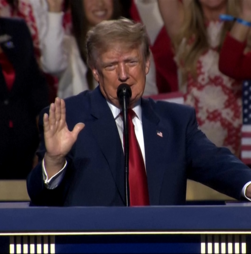 “Sabem o que acontece se não votarem? Vão para o inferno”: Trump ‘adverte’ eleitorado durante convenção republicana