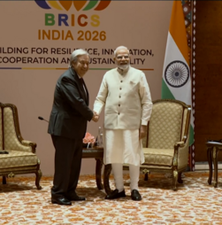António Guterres reúne-se com primeiro-ministro indiano em véspera da cimeira dos BRICS 