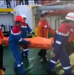 Intensificadas buscas por 129 desparecidos em naufrágio de ferry na Indonésia