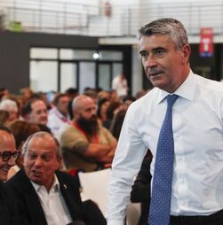 Carneiro admite pedir comissão de inquérito devido ao acumular de problemas na Educação 