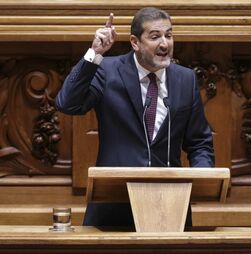 PSD acusa Carneiro de defender medidas 'a pensar nas sondagens'